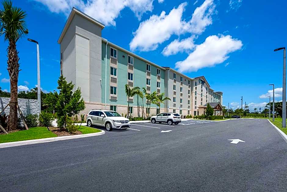 WoodSpring Suites West Palm Beach