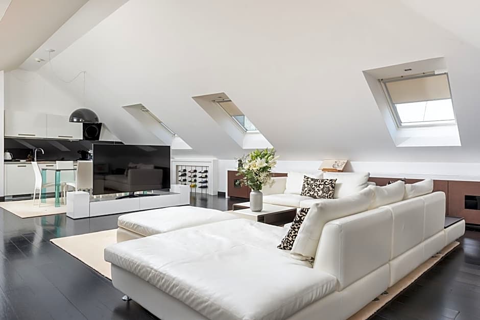 Photo 1 of 12 of Penthouse Suite, Hot Tub, View, Terrace