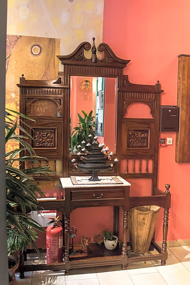 City Hotel Apollonion