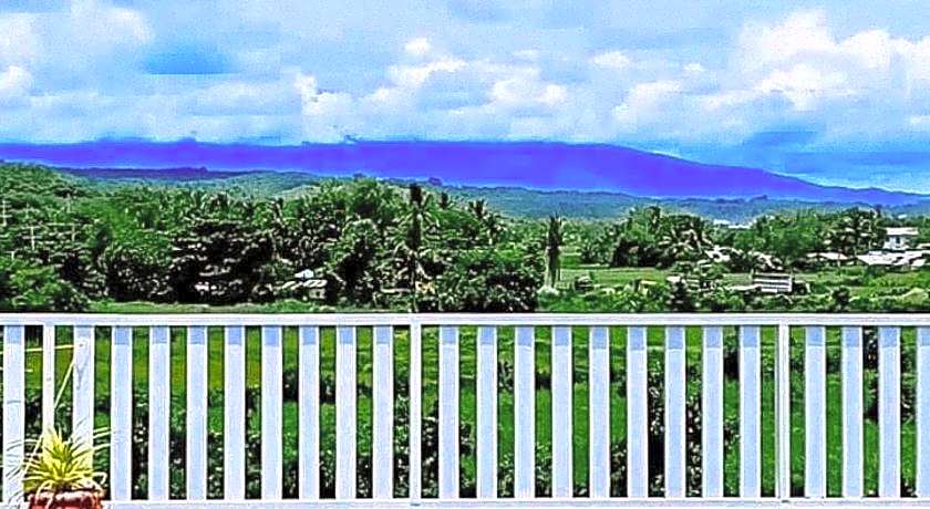 Jeanine's Travellers Inn by RedDoorz