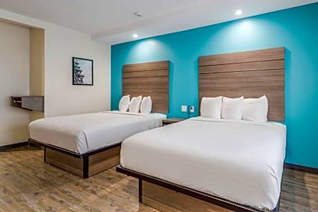 Queen Room with Two Queen Beds - Disability Access