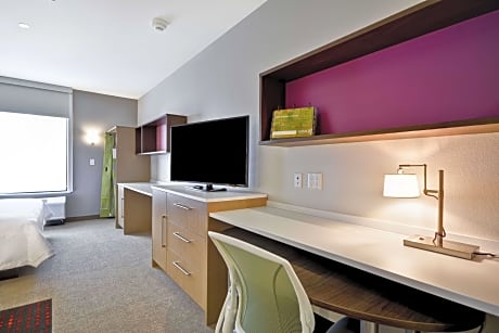 1 King Bed Studio Suite Nonsmoking