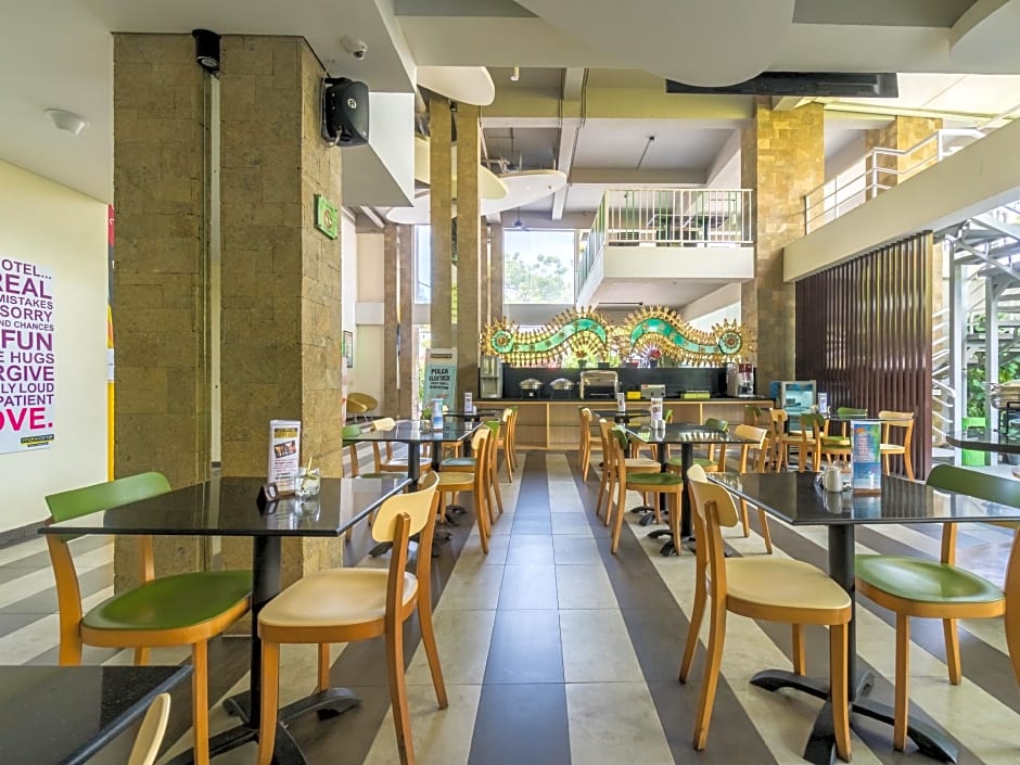 Maxonehotels At Bukit Jimbaran