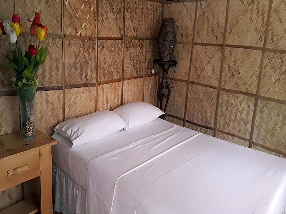 Bamboo House Beach Lodge & Restaurant