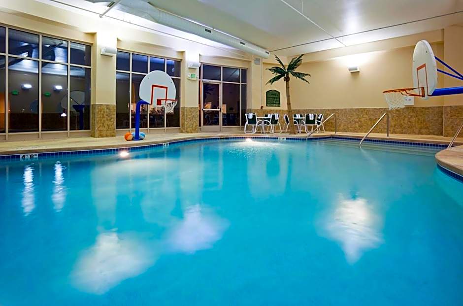 Holiday Inn Madison at The American Center By IHG