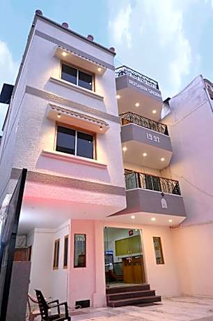 Hotel Roshan Palace
