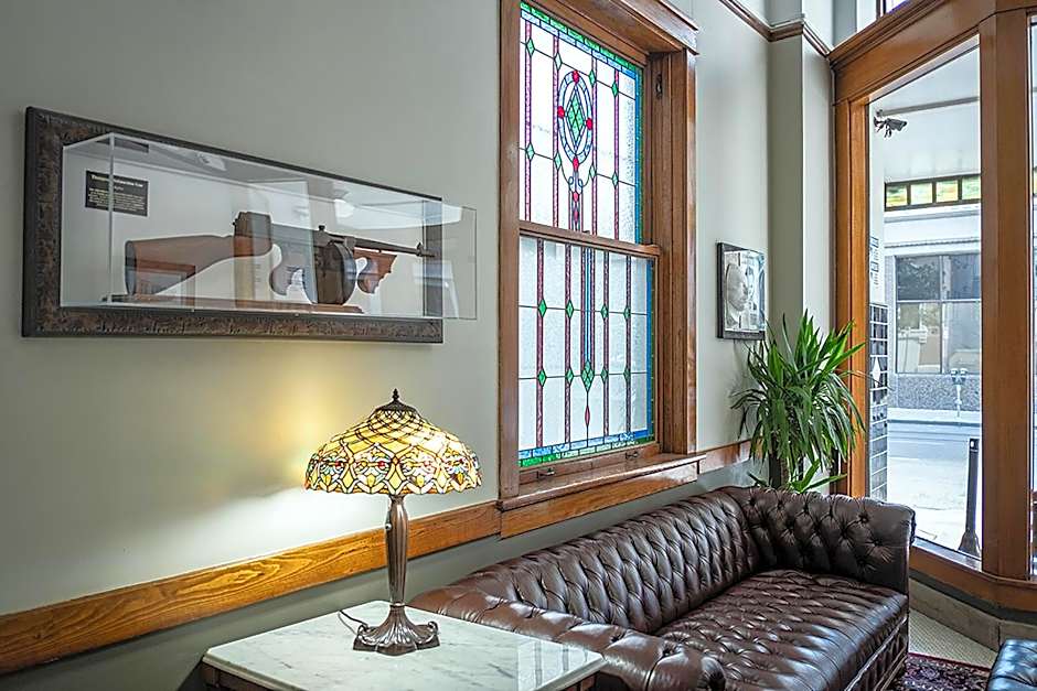 Gardner Hotel