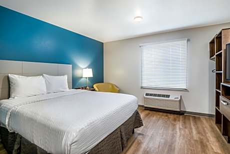 Standard Queen Room