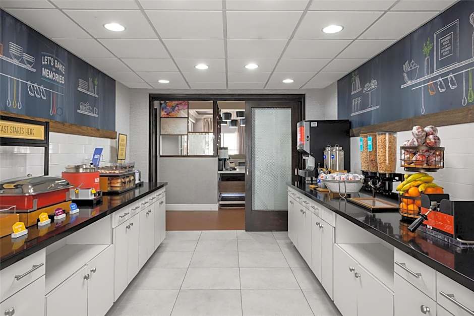 Hampton Inn By Hilton And Suites Ft. Lauderdale-Airport