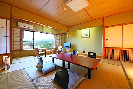 Japanese-Style Quadruple Room