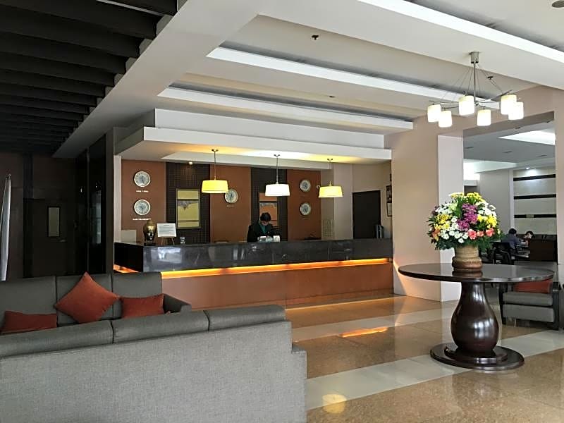 Baguio Burnham Suites Hotel