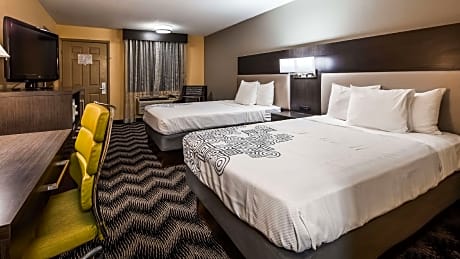 2 Double Beds First Floor Non-Smoking