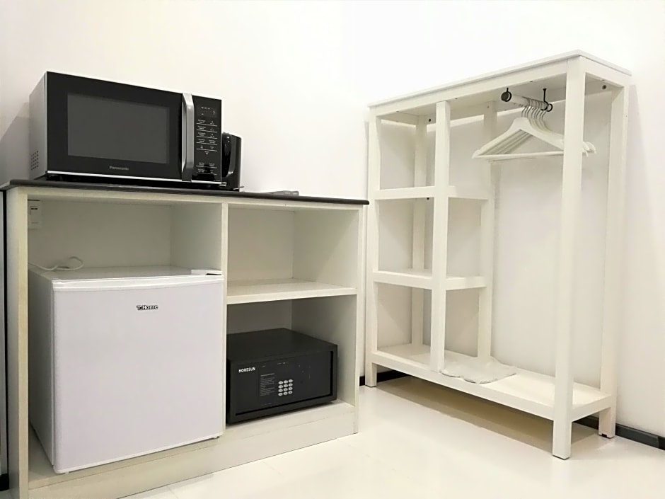 YAMA HOTEL & ROOFTOP BAR