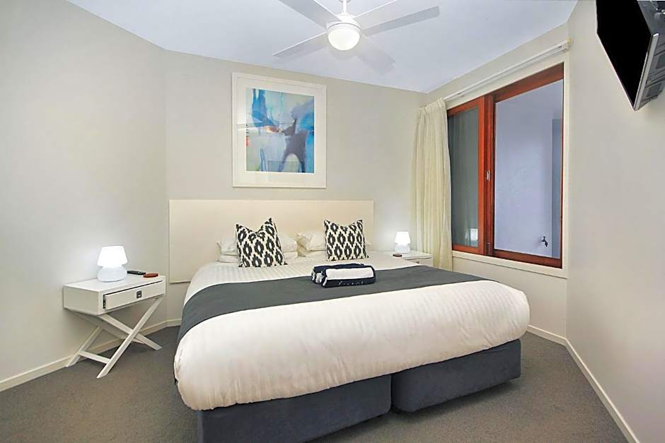 Lennox Holiday Apartments