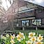 Tanigawa Valley Lodge & Coffee Roastery
