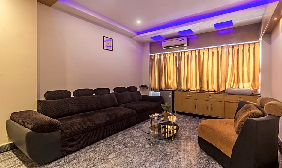 Itsy Hotels Kruthika Inn