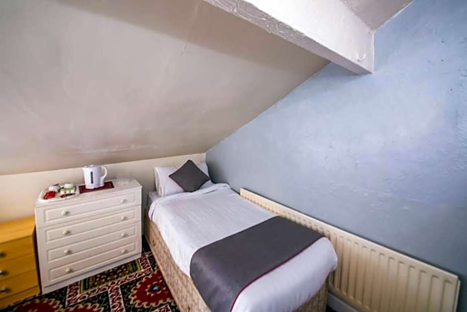 MyRoomz Hollingdales Hotel