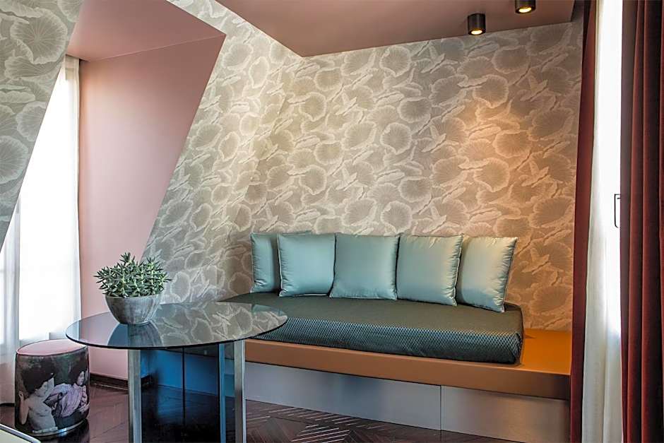 Hotel du Rond-Point des Champs-Elysees - Esprit de France