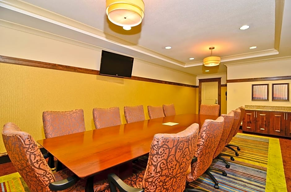 Holiday Inn Express Hotel And Suites Williston By IHG