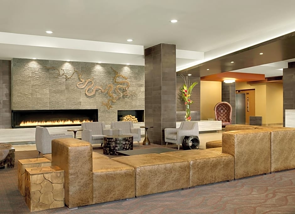 The Broadway Columbia - a DoubleTree by Hilton Hotel