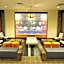 Holiday Inn and Suites Charleston West By IHG