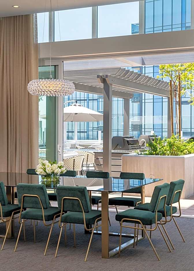 Level Los Angeles - Downtown Flower