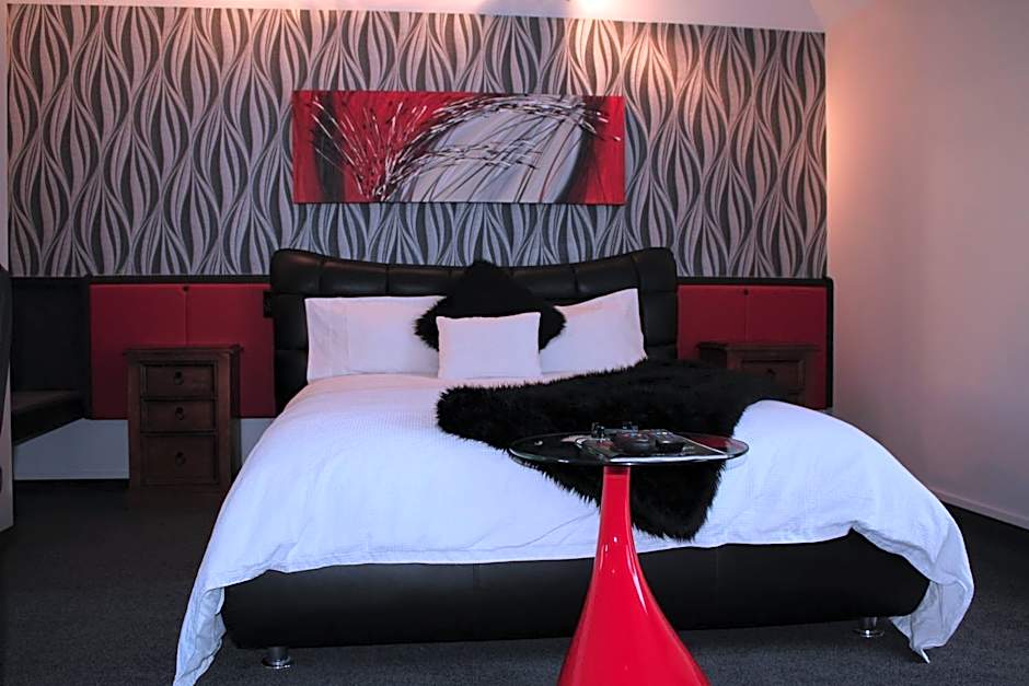 Birchwood Manor Motel