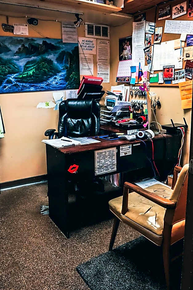 Treasure State Hostel