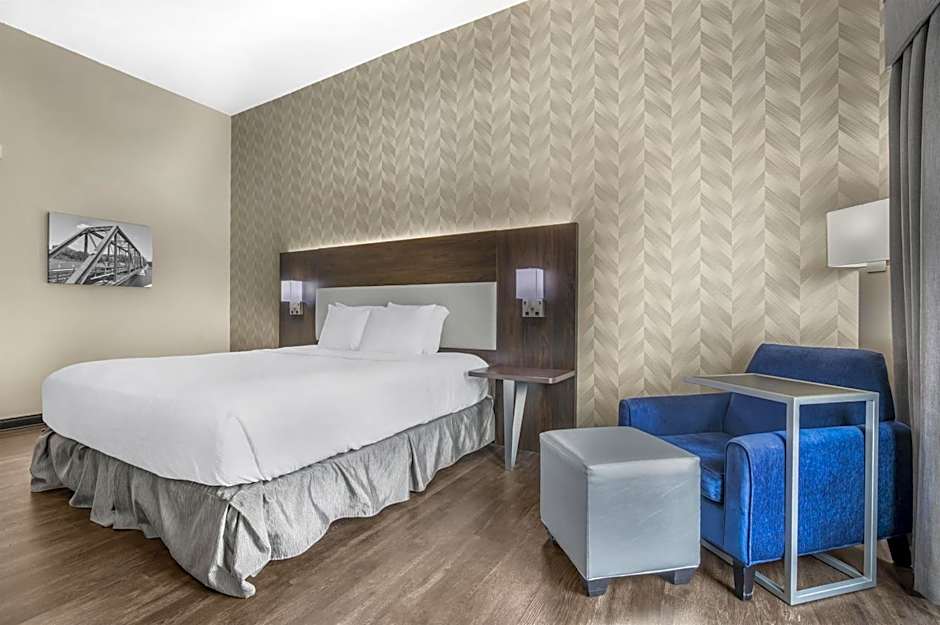 Best Western Plus Parkside Inn & Suites