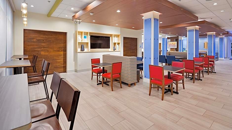 Holiday Inn Express & Suites Latta By IHG