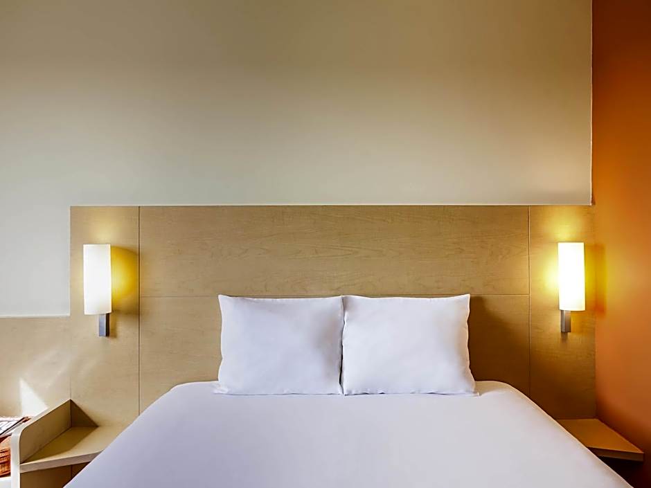 Ibis Juarez Consulado