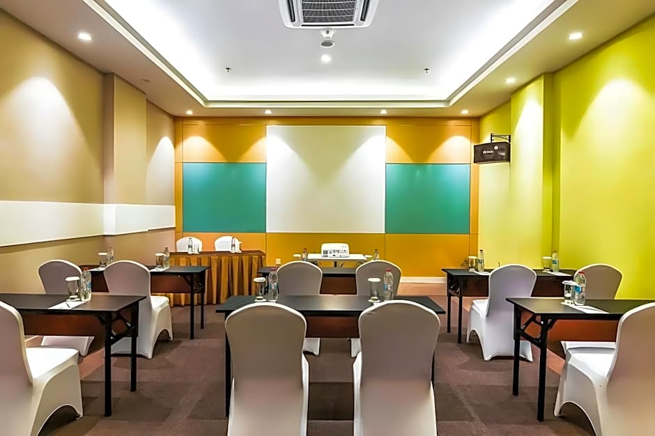 Zest Harbour Bay Batam by Swiss-Belhotel International