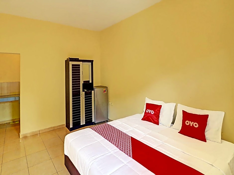 OYO 91628 Glogor Guest House