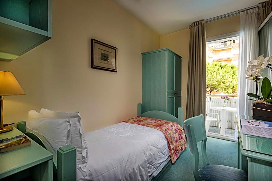 Salus Smart & Chic Hotel