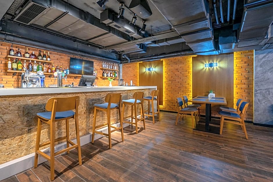 Atlas Abashidze – Tbilisi, MA
