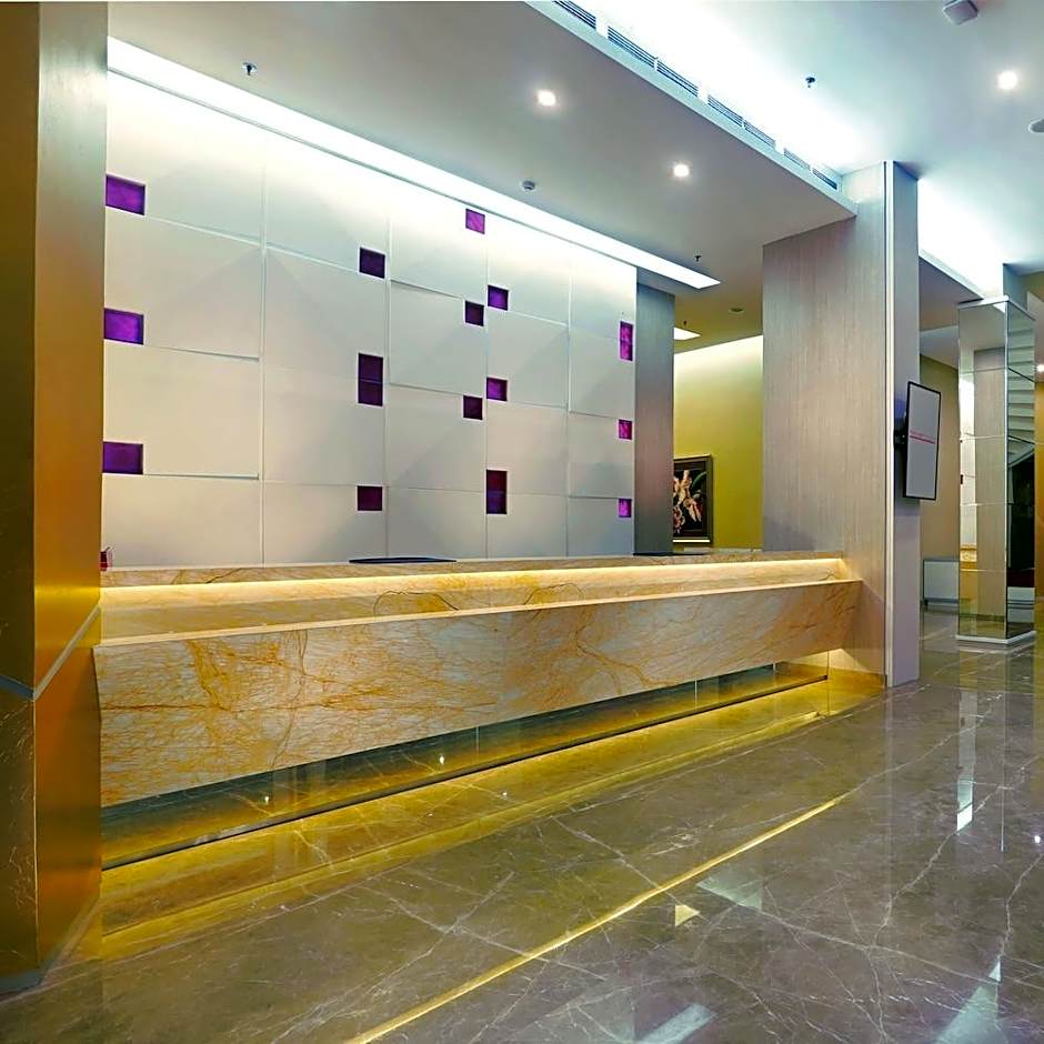 Brits Hotel Puri Indah