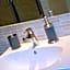 Check-Inn Rooms