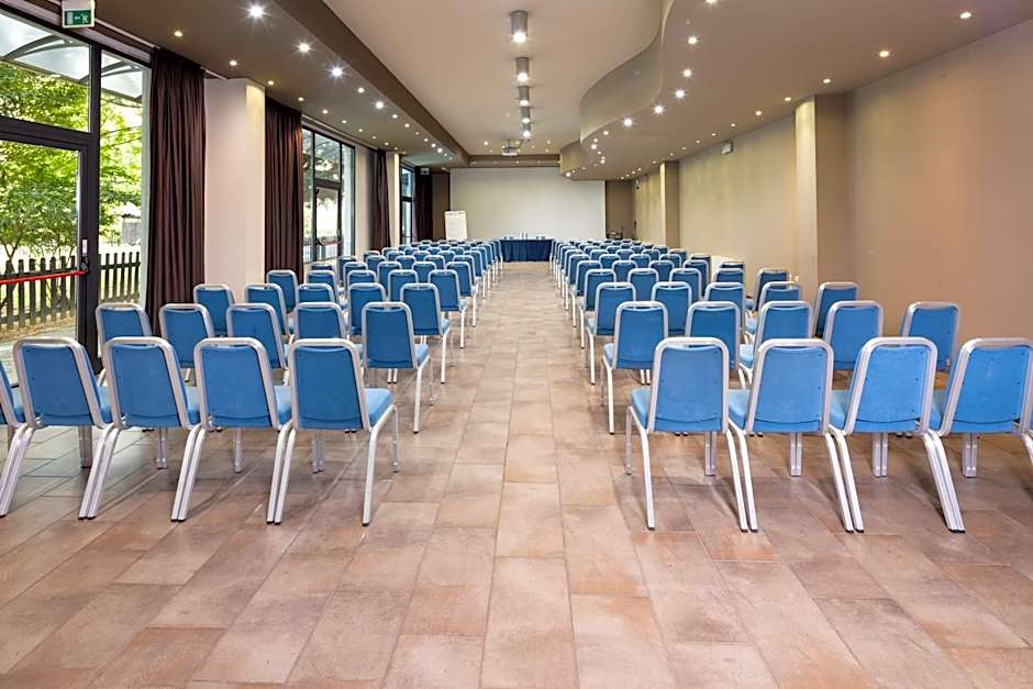 Cdh Hotel Parma & Congressi