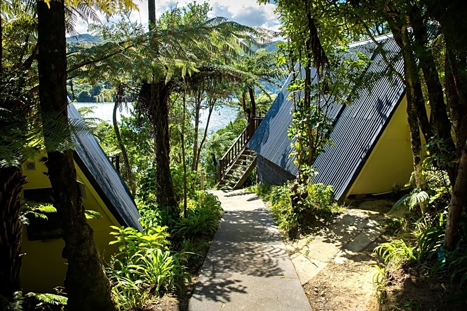 Punga Cove Resort