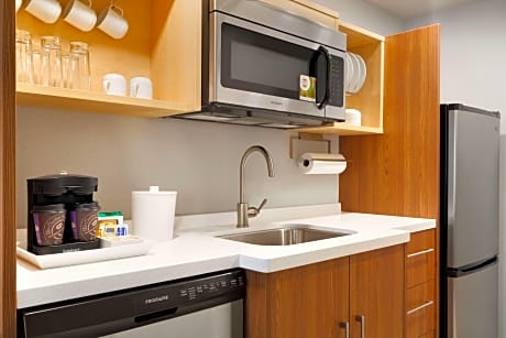 2 Queen Beds Suite Nonsmoking