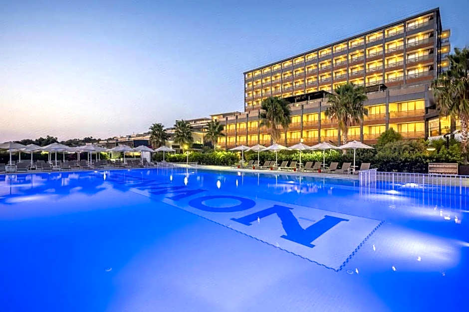 The Nowness Luxury Hotel & Spa