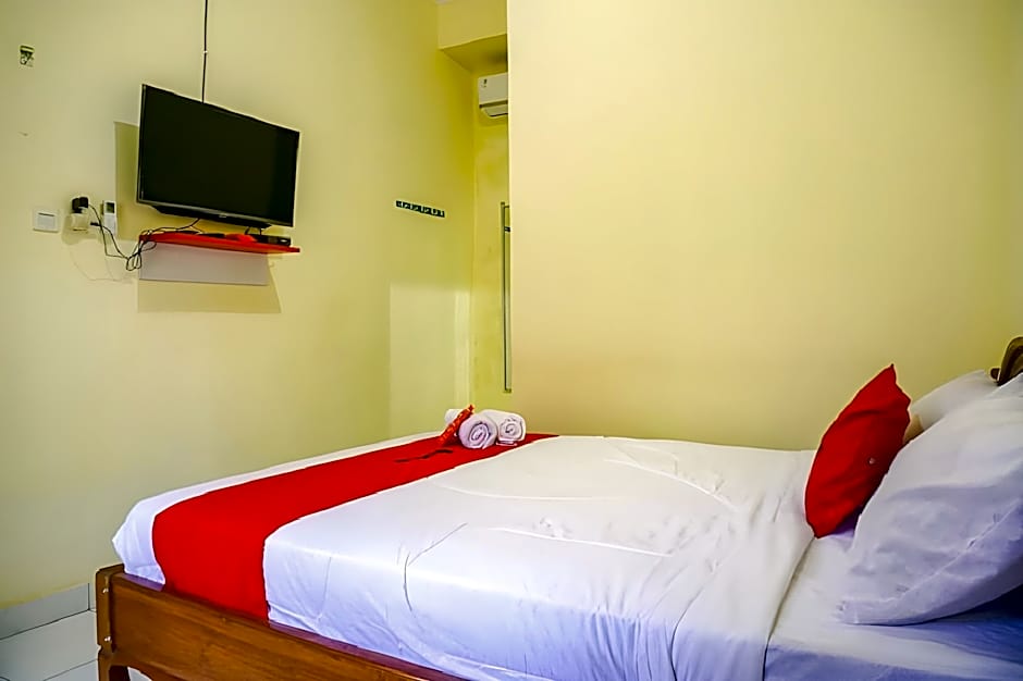 RedDoorz near Buleleng Harbour 2