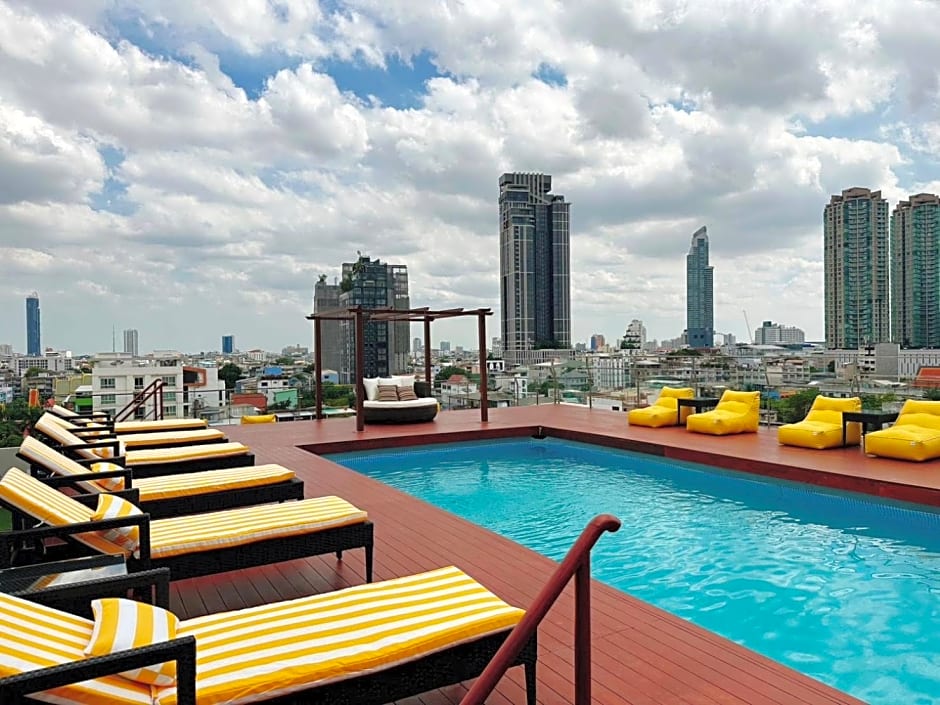 Miloft Sathorn Hotel