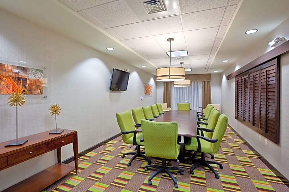 Holiday Inn Express Hays By IHG