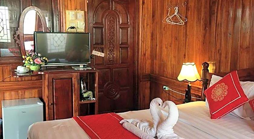 Soutikone Place House 2