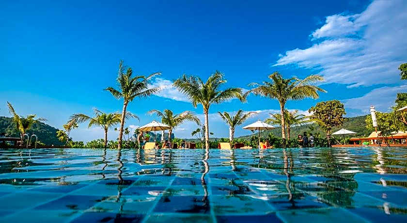 Phi Phi Harbour View Hotel (SHA Extra Plus)