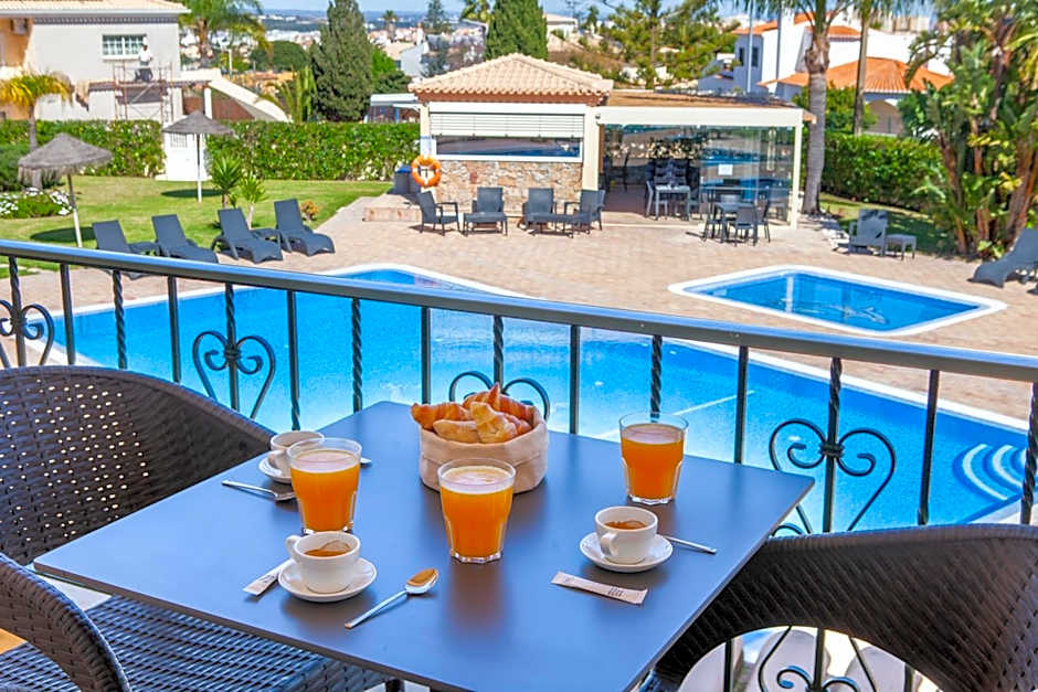 Atalaia Sol Aparthotel - tennis & heated pool in winter