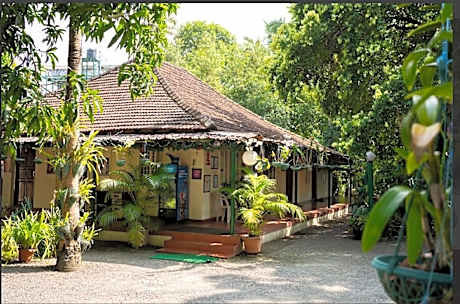 Palmgrove service villa