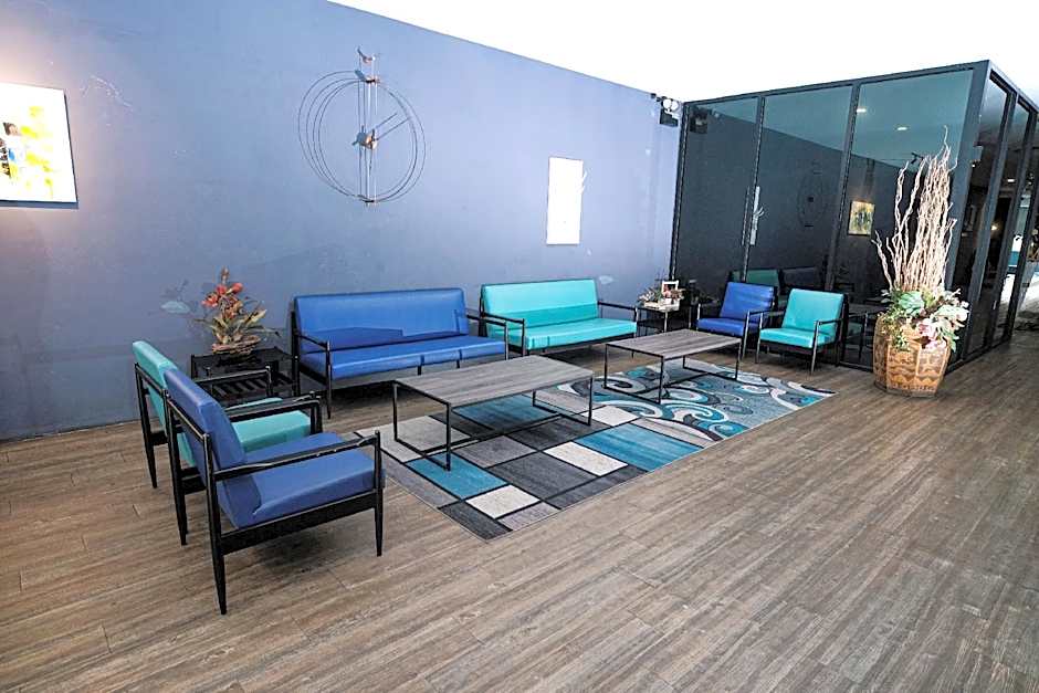 Palette Georgetown Formerly WoW Hotel