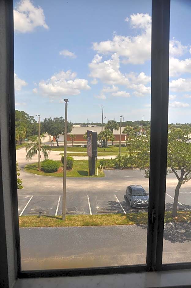 Sleep Inn Fort Pierce I-95